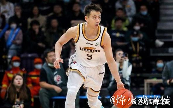 解说员：辽篮前两战都是打团队篮球，且不让本土球员蓝领化